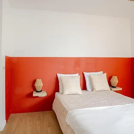 2 Near Paris