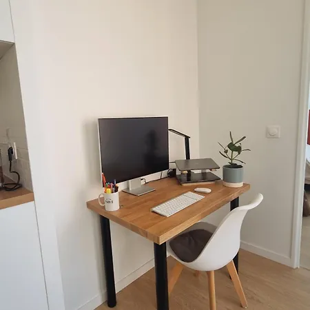 2 Near Paris Daire *
